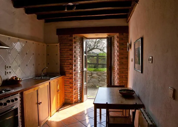 Hébergement de vacances 4 Bedrooms House, 4km From San Vicente *