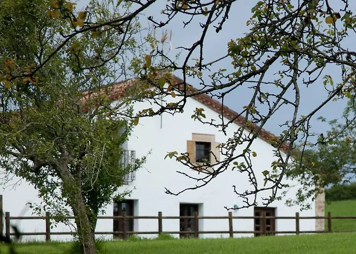 Hébergement de vacances 4 Bedrooms House, 4km From San Vicente La Cotera